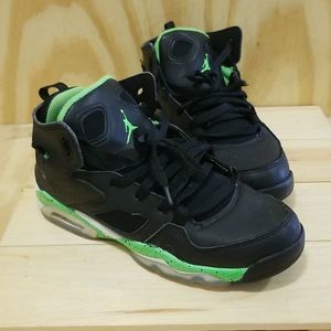 Jordan Women's Sneakers - Black and Green
